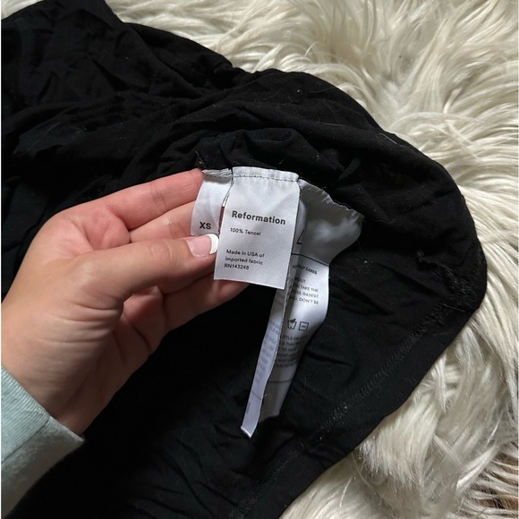 REFORMATION Black Cropped Crew Tee In Black - Picture 4 of 4